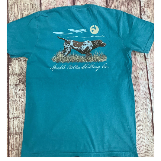 Crafted from 100% cotton, the SB-Tail Up Pointer Pocket Short Sleeve T-Shirt combines comfort with distinct style. Featuring a detailed German Shorthaired Pointer (GSP) in a classic pointing stance on the back, this shirt appeals especially to hunting and dog enthusiasts. The short sleeves and pocket add practical functionality, making it a reliable and stylish choice for everyday wear.