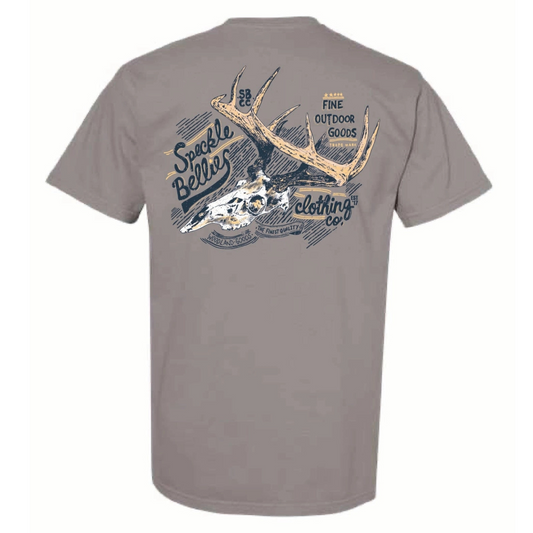 This men's short sleeve pocket T-shirt offers a perfect blend of comfort and style, crafted from 100% soft cotton fabric in a soothing blue shade. Featuring a vintage-inspired European deer skull graphic, it appeals to hunters and outdoor enthusiasts who appreciate subtle, refined design. The breathable material ensures all-day comfort during outdoor activities, making it an excellent addition to any casual wardrobe. Available in blue or grey.